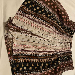 From SHEIN, comfy and lose with a stretchy waist band. Size x-small but fits big